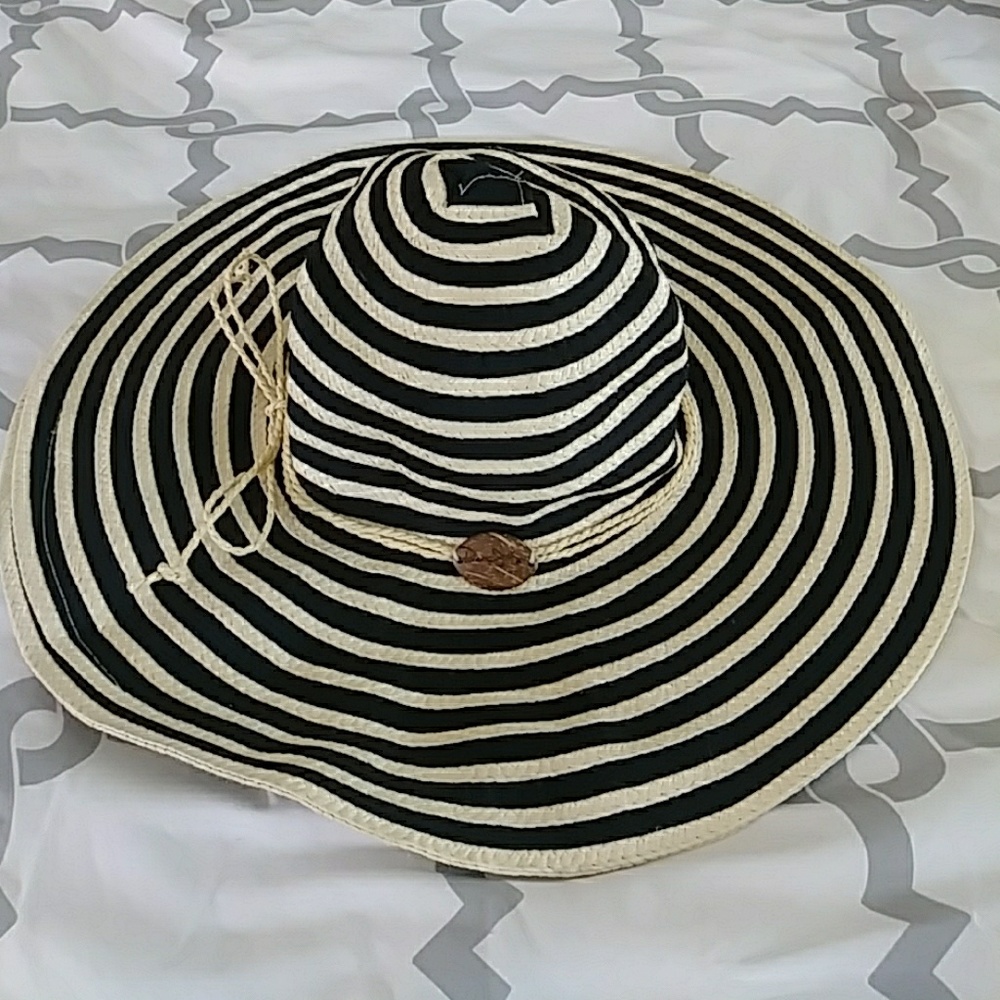 Panama jack floppy beach hat 🌴